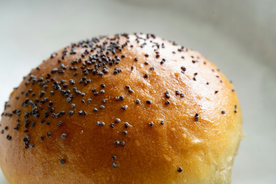 bread with seeds